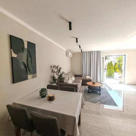 A&j Okruk Apartamento *