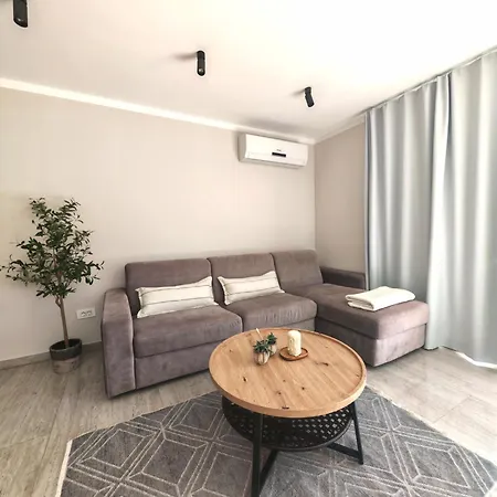 A&j Okruk Apartamento *