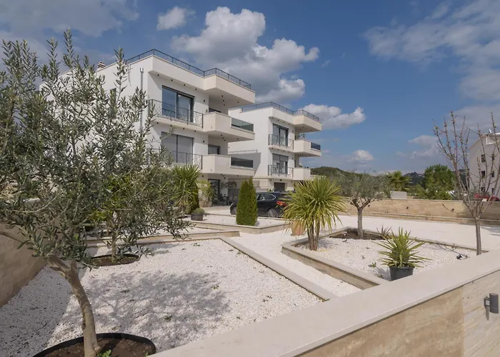 A&j Okruk * Trogir